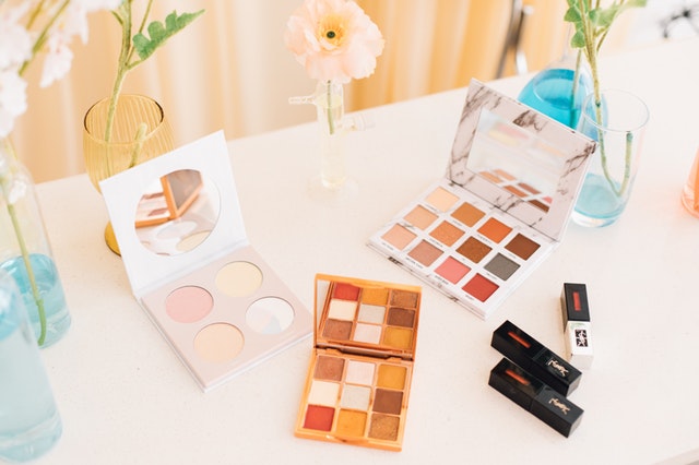 Eyeshadow palette in Houston