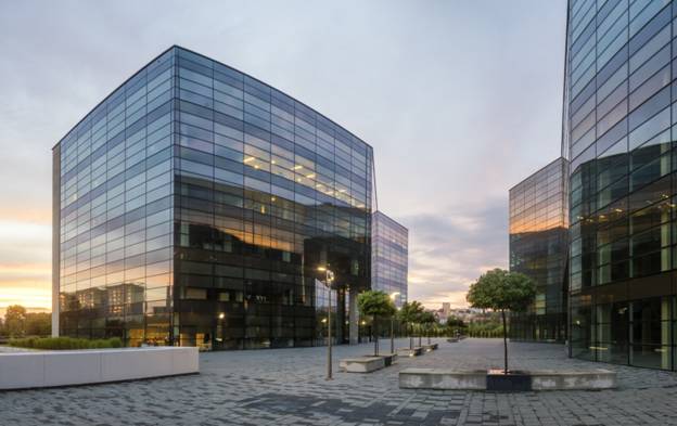 Constructing a Commercial Building