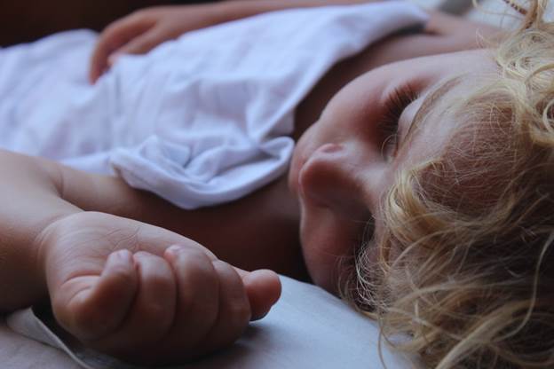 Introduce a Blanket to a Toddler